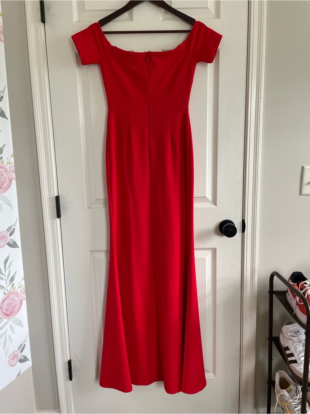 Lulu’s Red Off Shoulder Maxi Dress Formal Evening Gown Size S Flattering Fitted - Picture 9 of 10